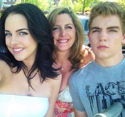 Elizabeth along with her brother and mother. Know about Gillies' early life parents, education, siblings